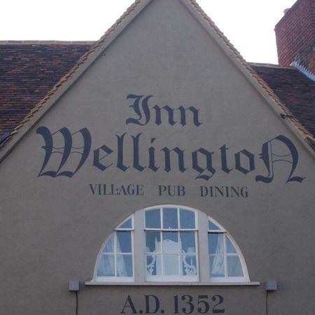 The Wellington Hotel Welwyn Bagian luar foto
