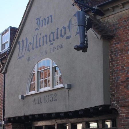 The Wellington Hotel Welwyn Bagian luar foto