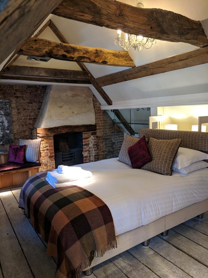 The Wellington Hotel Welwyn Bagian luar foto